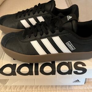 ADIDAS WOMEN'S VL COURT 3.0 SNEAKERS, SZ 8.5